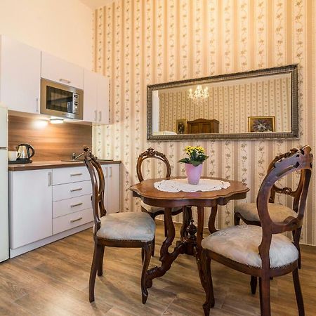 Retro Apartments Bosak Contactless Check-In プレショフ エクステリア 写真