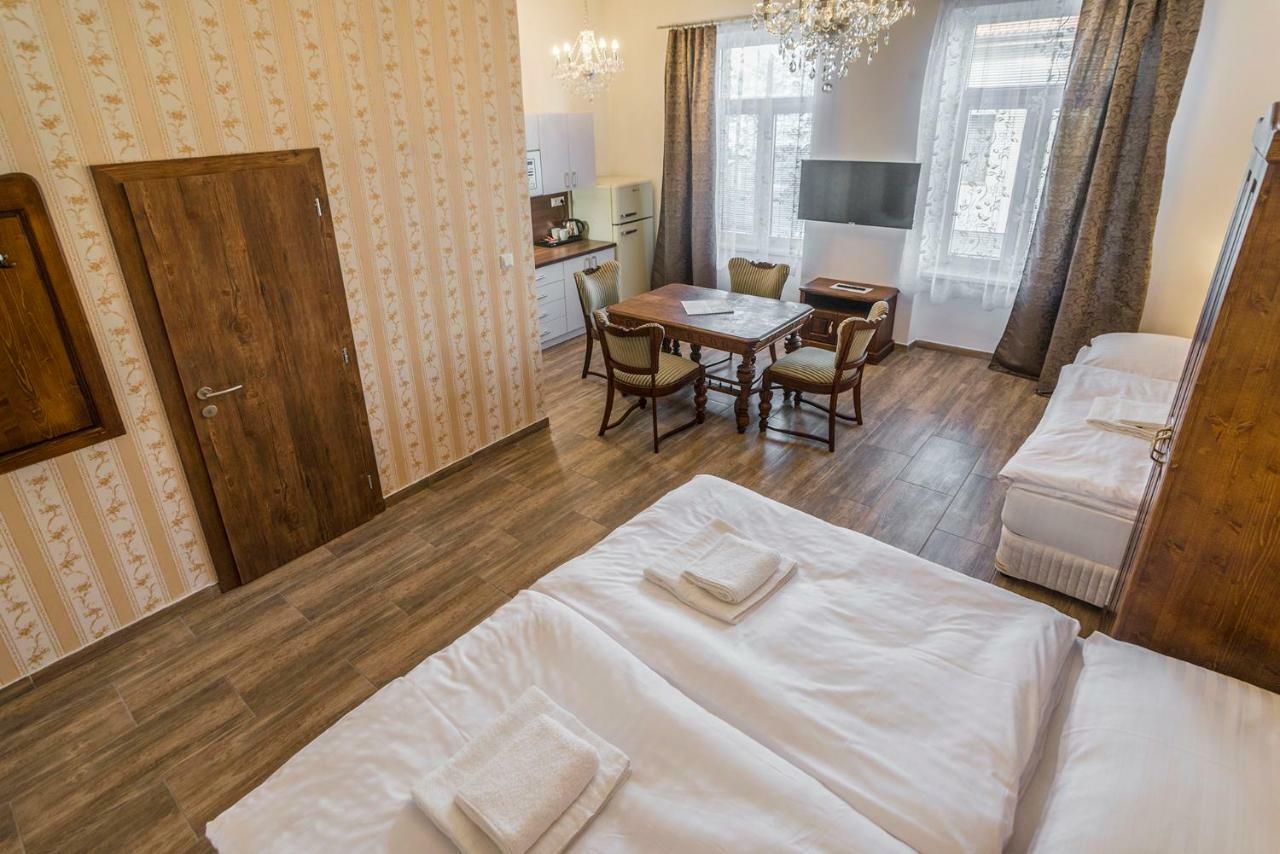Retro Apartments Bosak Contactless Check-In プレショフ エクステリア 写真